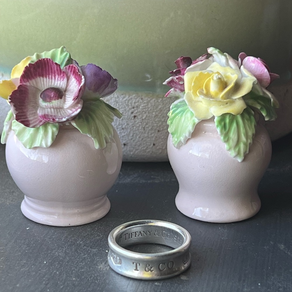 Rare - Royal Adderly, Flower Bouquet & Vase (2)